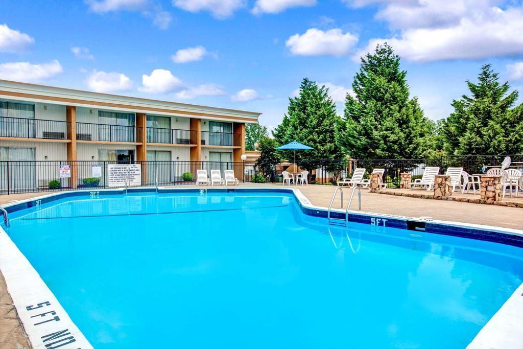 Quality Inn Gastonia Exterior photo
